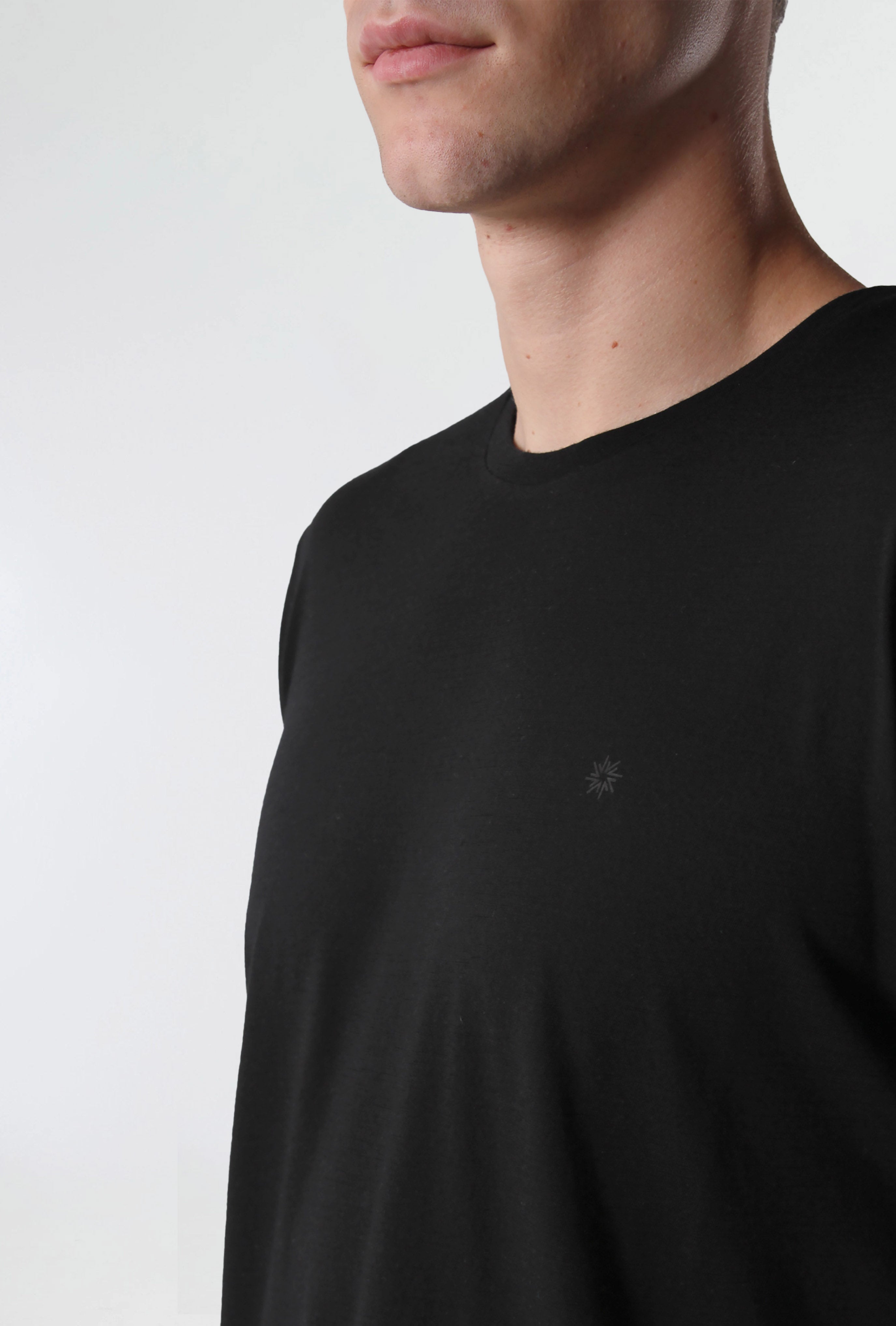 #color_black onyx