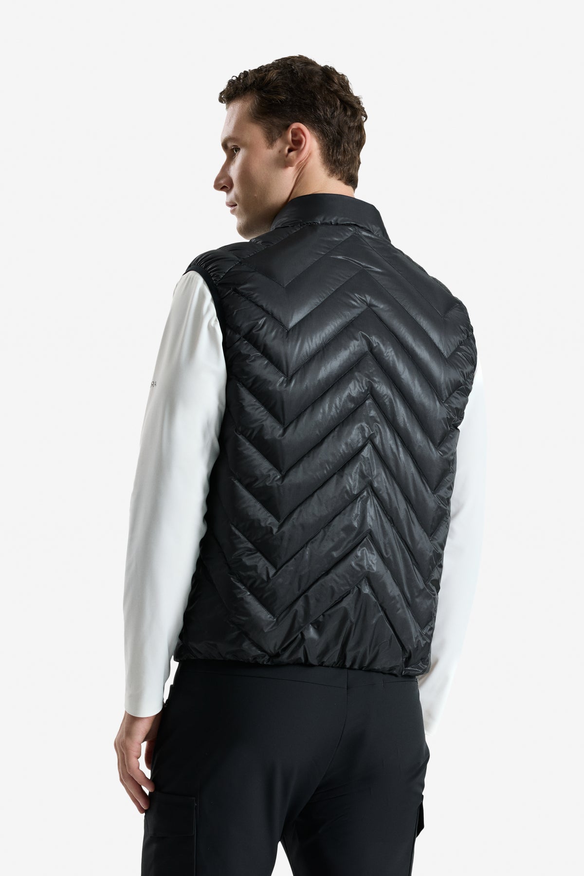 EXTRA LIGHT DOWN VEST